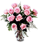 HAPPY VALENTINE 2009 roses and flowers florist arrangements for your 2009 Valentine's day in Miami Florida USA... As our florist tradition we use only fresh roses and premier flowers imported directly from Ecuador... long stemmed roses and great clear vase for our LOVELY ARRANGEMENTS... Roses and Flowers for your HAPPY VALENTINE in Miami...