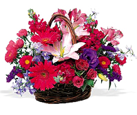 Easter arrangement with roses and spring flowers for your HAPPY EASTER in the USA and Canada... Flowers and roses of Art Flowers Miami...