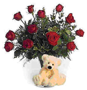 HAPPY VALENTINE 2009 roses and flowers florist arrangements for your 2009 Valentine's day in Miami Florida USA... As our florist tradition we use only fresh roses and premier flowers imported directly from Ecuador... long stemmed roses and great clear vase for our LOVELY ARRANGEMENTS... Roses and Flowers for your HAPPY VALENTINE in Miami...